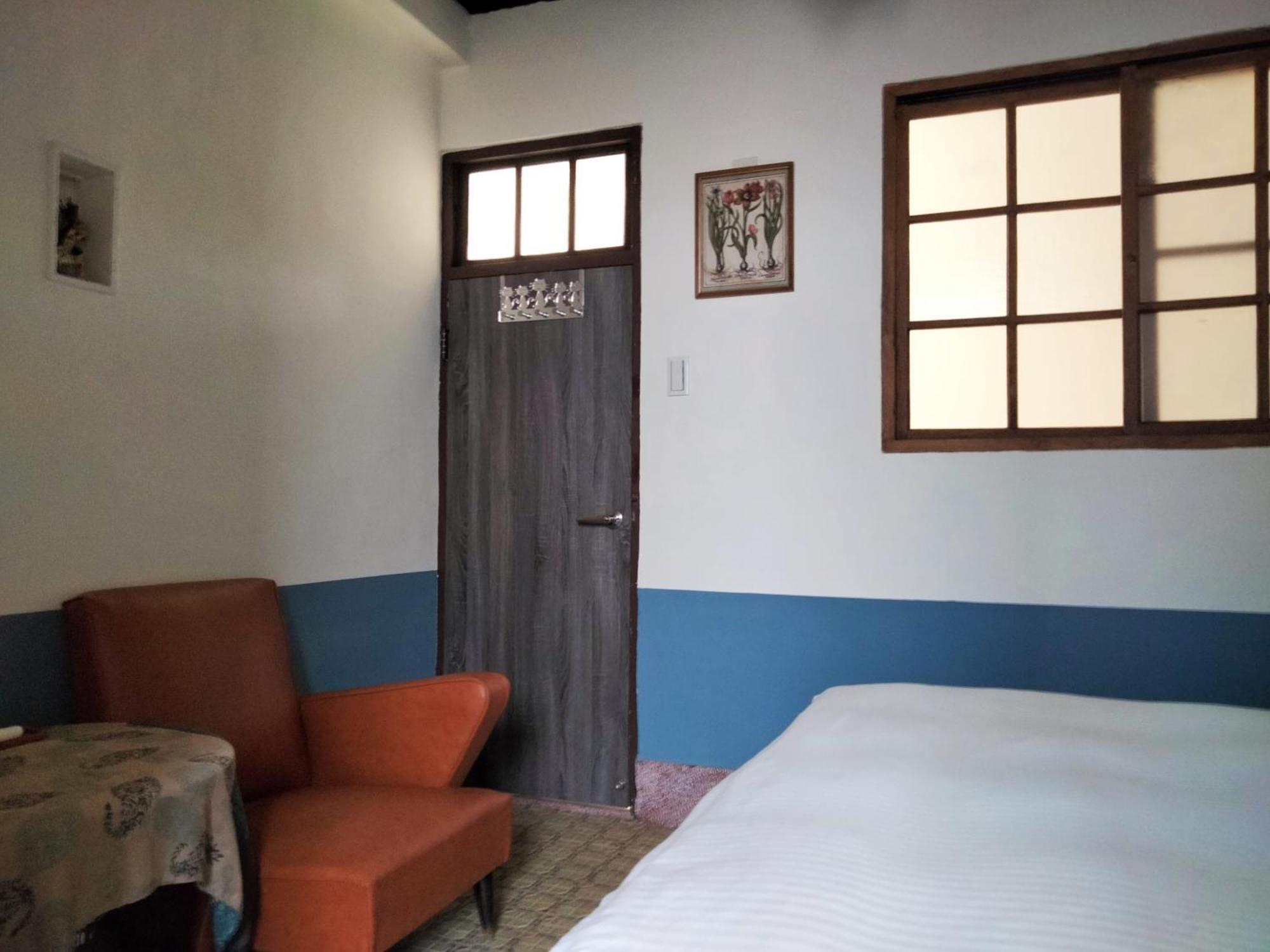 Neat Hostel Tainan Exteriör bild